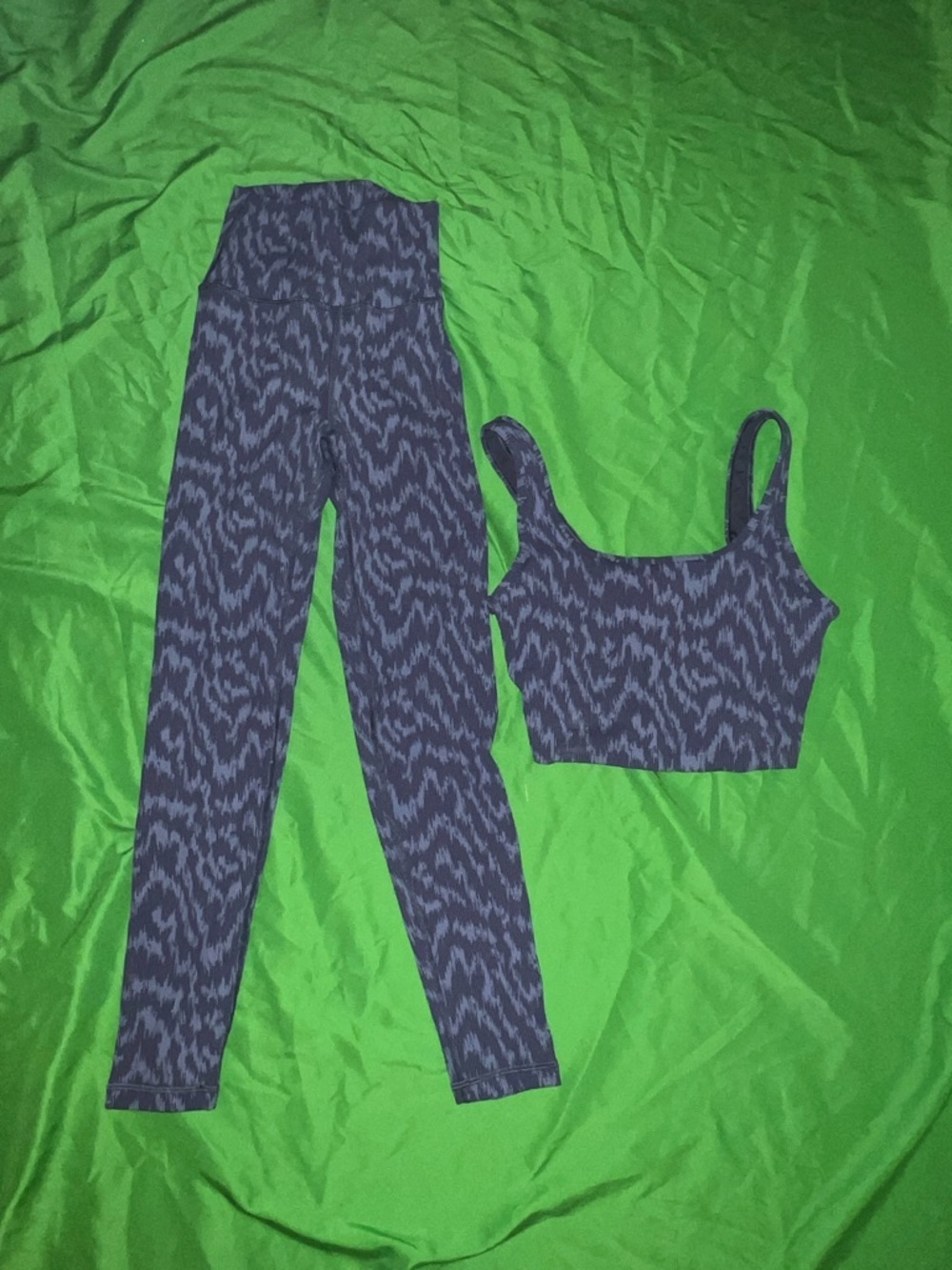 OFFLINE by aerie Blue Patterned Leggings & Crop Tank Set size Small